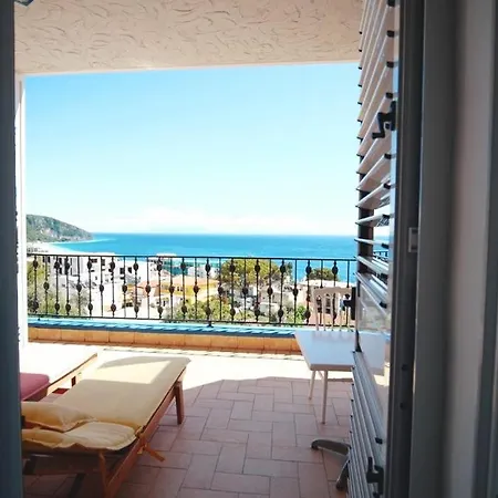 מלון Grand By Greccia Dhermi Prime 5*