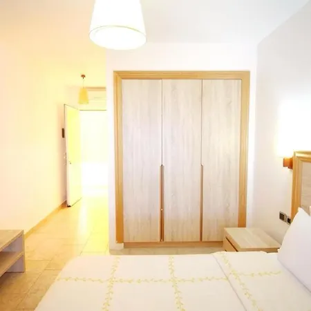 Grand By Greccia Dhermi Prime מלון