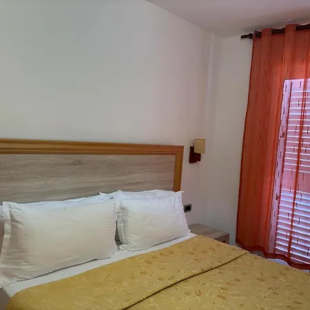 Grand By Greccia Dhermi Prime מלון 5*